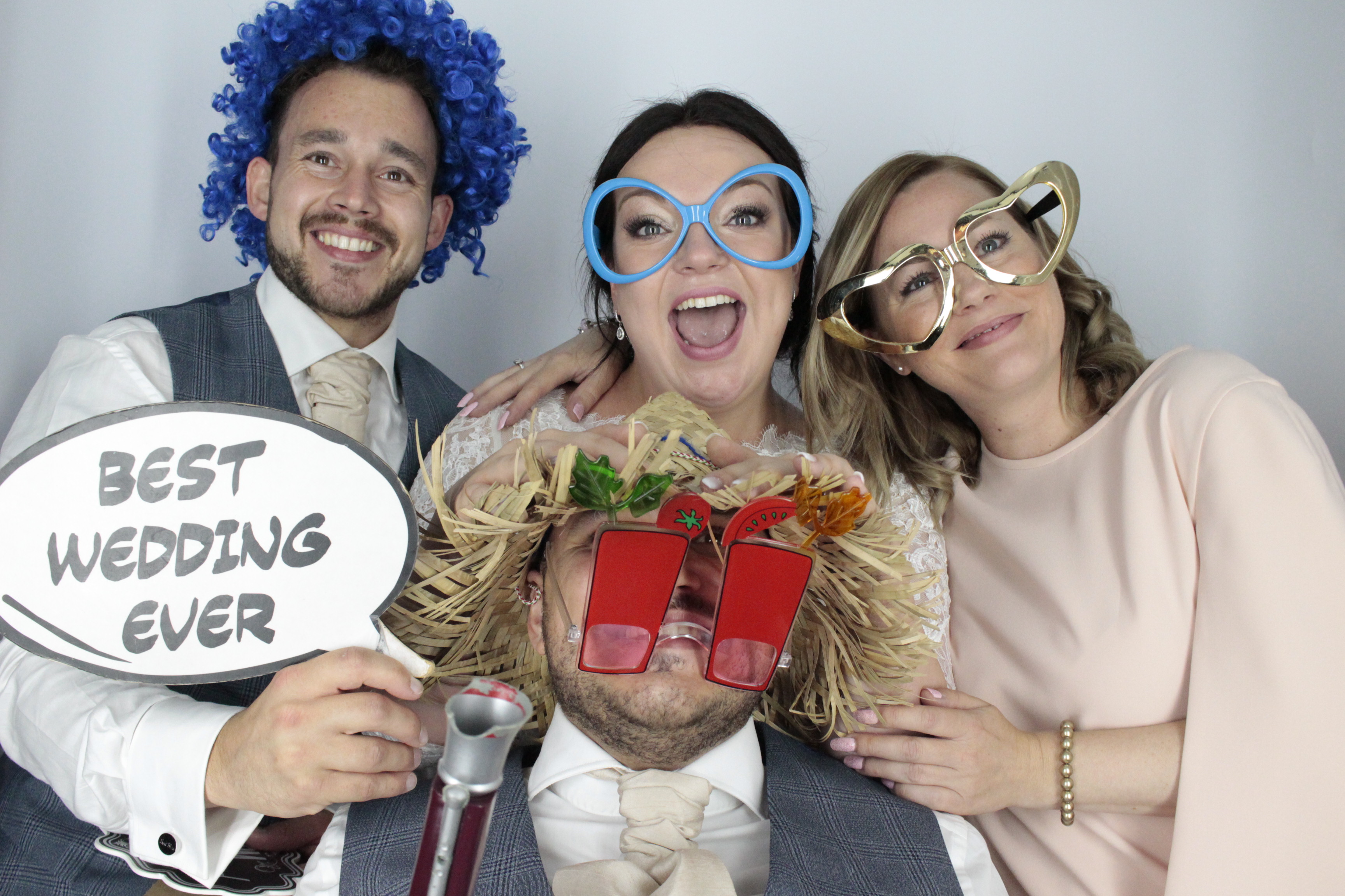 Emma & Karl's Wedding | View more photos from the event at gallery.myphotoboothexperience.co.uk/u/MyPhotoBoothExperienceLtd/Emma-Karls-Wedding